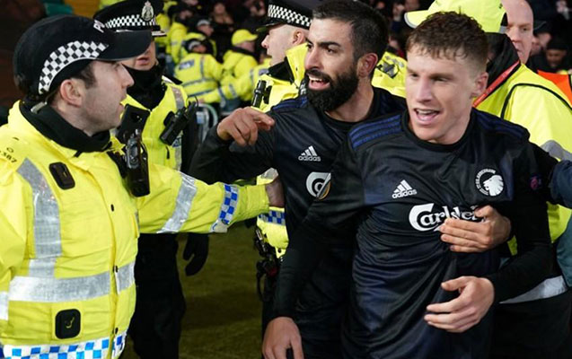 uefa-dan-polis-iscisini-iteleyen-futbolcuya-3-oyunluq-ceza